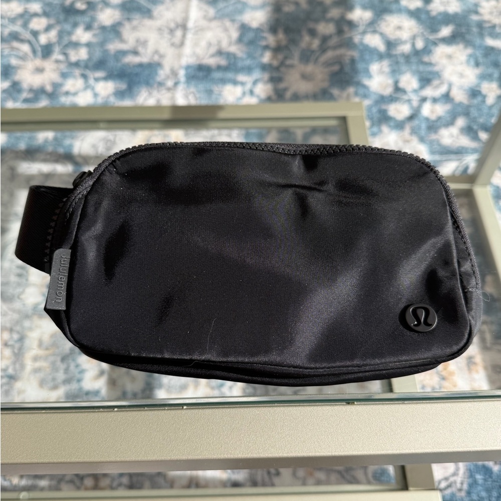 lululemon Black Belt Bag - Picture 2 of 6